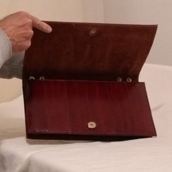 Eel Skin Burgundy Clutch Purse Suede Leather Lining and Snap-on Shoulder Strap - Picture 1 of 12